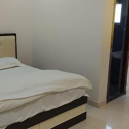 Bhagwan Hotel Gonda Exterior foto