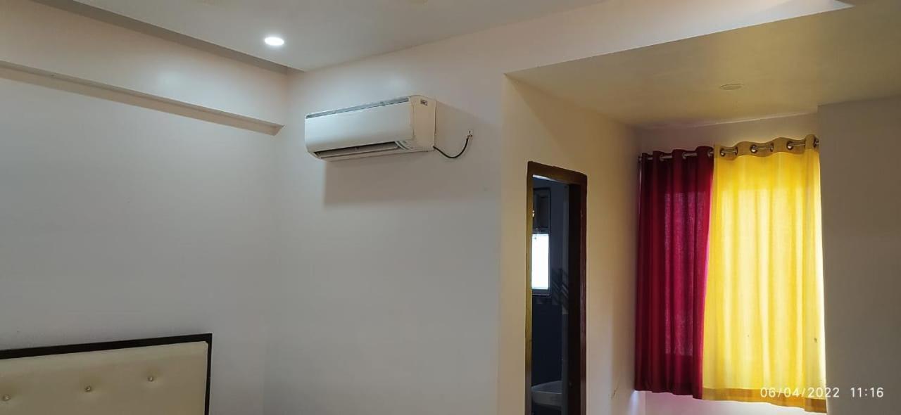 Bhagwan Hotel Gonda Exterior foto